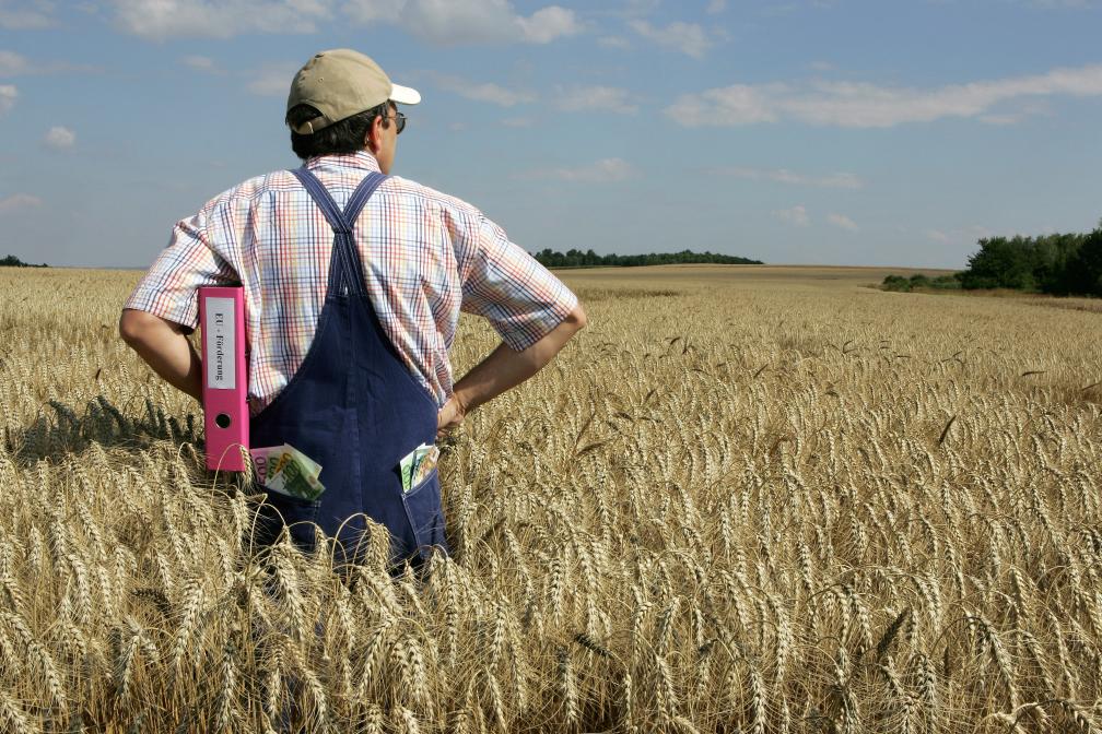 EU Agrarförderung Bauer Feld Geld Ordner