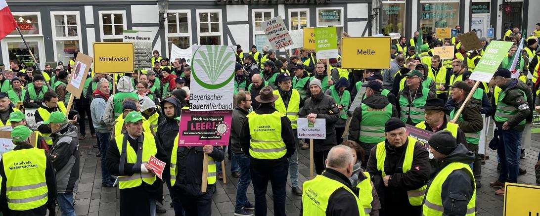 Demoteilnehmer verschiedener Bauernverbände aus ganz Deutschland