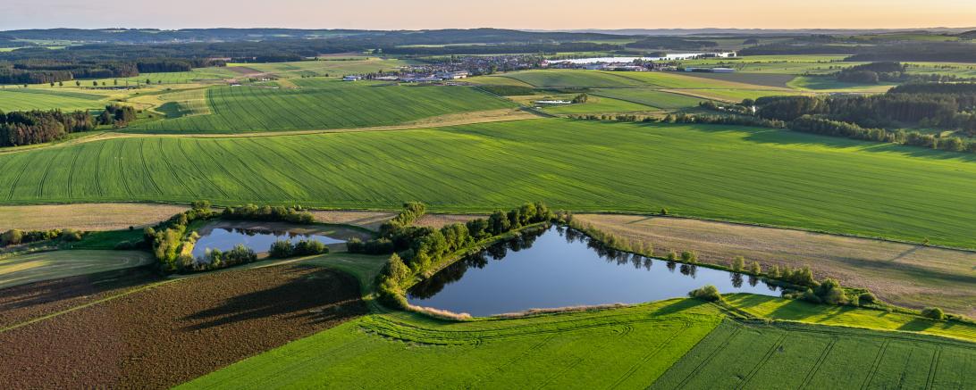 Gewässer_Acker_Landschaft 